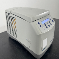 Eppendorf 5425R Refrigerated Centrifuge image 1